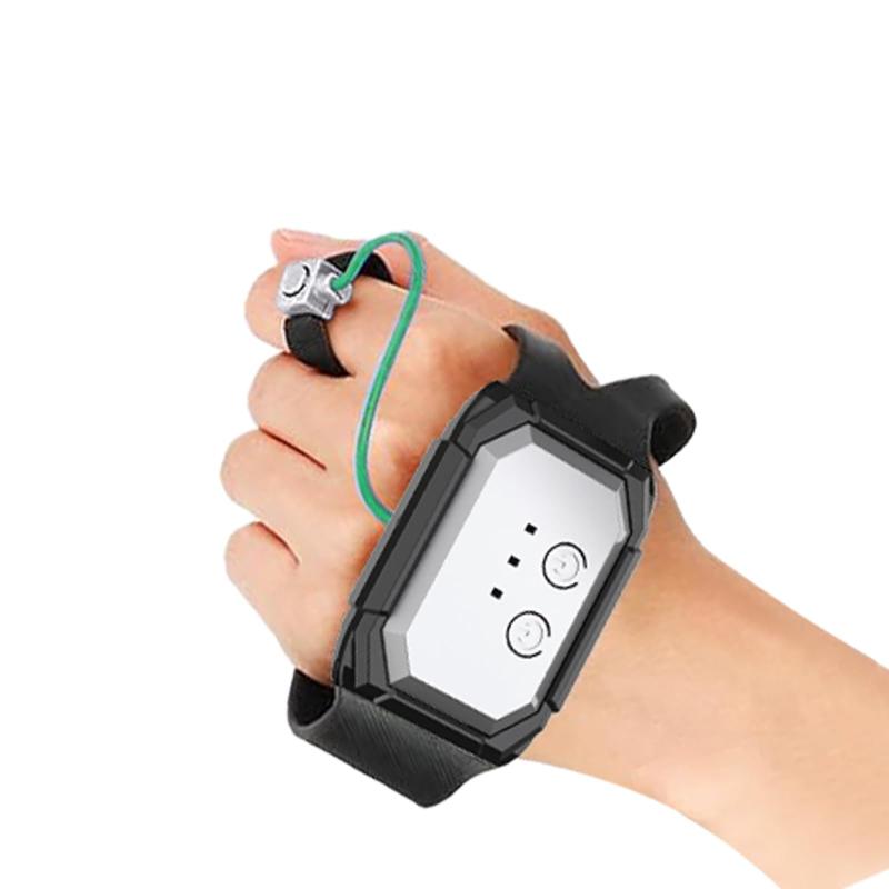 ラジコンカーこども向け 水陸両用リモートコントロールカー 耐衝撃性 4輪360度回転全身防水 2.4Ghzラジコンオフロード クールな外観LEDランプ付き 人気...