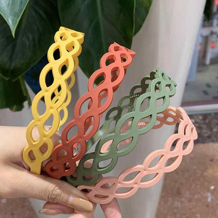 ・カテゴリ: ヘッドアクセサリー・スタイル: 韓国風・スタイル分類: 清新かわいい・主な素材: プラスチック/樹脂・カラー展開: カーキ、グレー、ピンク、イエロー、グリーン、オレンジレッド、ワインレッド、ネイビー、ブラック・流行元素: 不規則・対象: 女性・デザイン要素: 形状/パターン