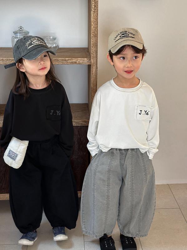 ・カテゴリ: キッズパンツ・スタイル: シンプル・主な素材: 綿90%・パンツ丈: ロング・性別: 男女兼用・対象年齢: 3〜8歳 (100〜140cm)・シルエット: バルーン・柄: 無地・ウエスト: ハイウエスト、ゴム・カラー展開: グレー、ブラック、オリーブグリーン・サイズ展開: 80cm、90cm、100cm、110cm、120cm、130cm、140cm・加工: ウォッシュ加工