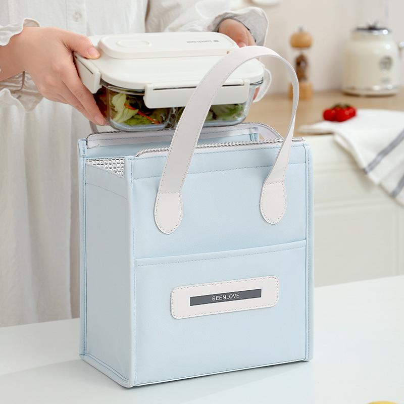 ・主な素材: ポリエステル・スタイル: インスタ風・機能: 携帯性・用途: 弁当用・商品タイプ: スマイルシンプルランチバッグ・シーン: 日常使い・カラー展開: ベージュ、ピンク、ブルー、グリーン、ブラック