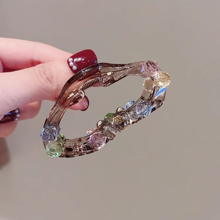 ・カテゴリ: ヘアアクセサリー・スタイル: 韓国風OL・主な素材: ラインストーン・加工: 手作り・タイプ: クロークリップ・柄: 雲・カラー展開: 4色ラインストーン・対象: 女性