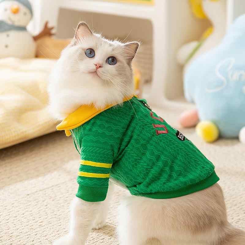 Rakuten - ペット服 犬猫用 秋冬 厚手 保温 襟付き ニットウェア 中綿入り 快適 カジュアル リード取付可能 小型犬 猫 子猫 パピー 散歩 防寒