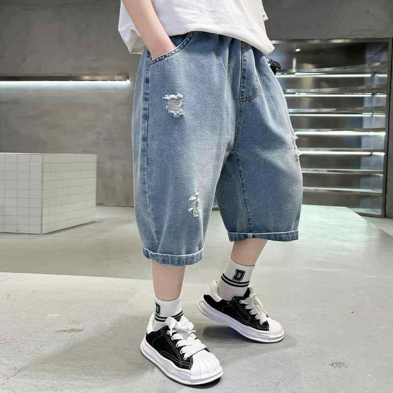 ・カテゴリ: キッズデニムパンツ・スタイル: カジュアル・生地: デニム・主な素材: 綿45%・パンツ丈: 七分丈・性別: ユニセックス・対象: 8歳以上, 140cm以上・加工: 柔軟加工, 酵素洗い, 水洗い・柄: アルファベット・デザイン: トレンディ・ウエスト: ハイウエスト・ウエスト仕様: ゴムウエスト・カラー展開: 満印ポケット柄, グリーンアロー柄・サイズ展開: 110cm, 120cm, 130cm, 140cm, 150cm, 160cm