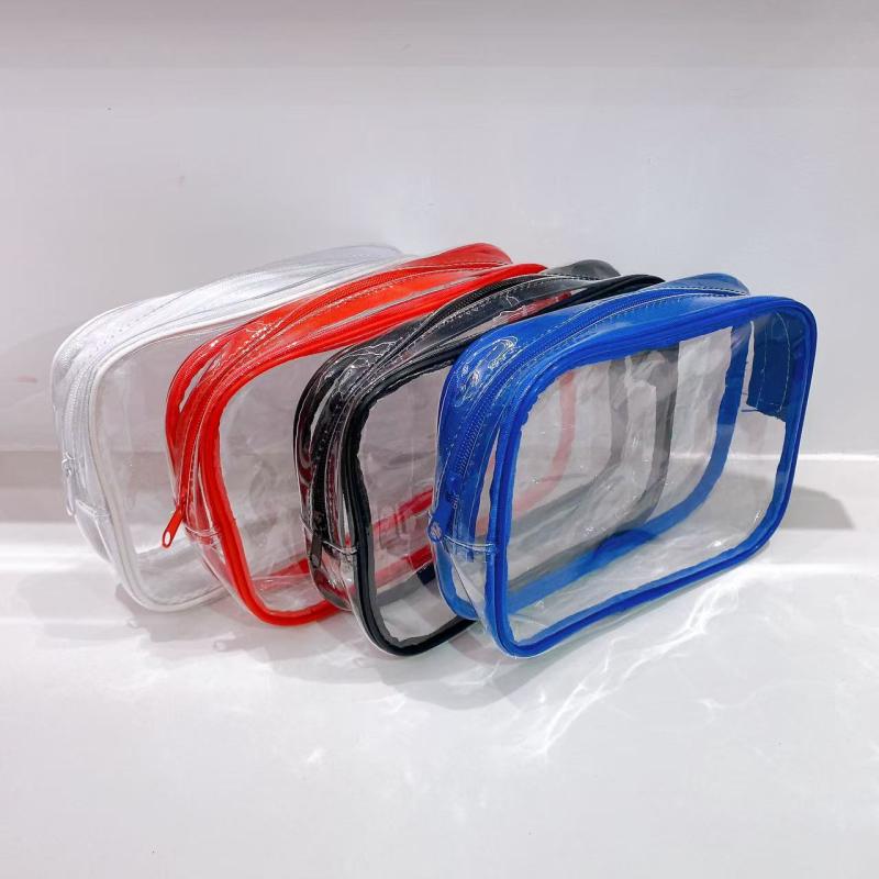 ・カテゴリ: 洗面用具ポーチ・形状: 立方体・素材: PVC・機能: 多用途・用途: 旅行、メイク収納、バスルーム収納・収納対象: 化粧品、洗面用具・スタイル: 現代的、シンプル・カラー展開: ブラック、レッド、ホワイト、ロイヤルブルー・サイズ: 21.5×5×15cm