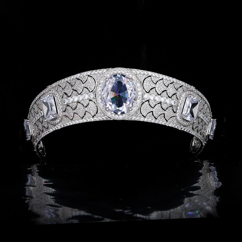 ヘッドアクセサリー レディース 欧米風 ロイヤルデザイン 豪華 ジルコニア 王冠 結婚式 花嫁 ブライダル ヘッドドレス 銅製 電気メッキ加工 上品な輝き