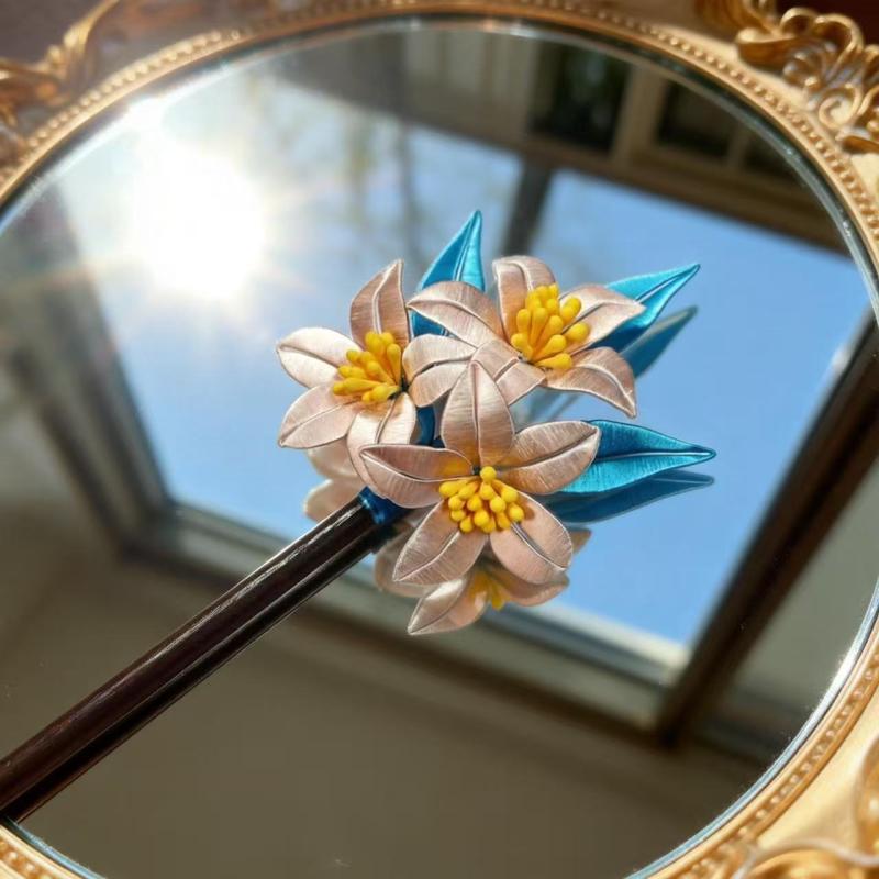 ヘアアクセサリー レディース 巻き花細工 桃の花モチーフ 多色展開 木製簪 まとめ髪用 日常使い 中華風 レトロ 花飾り 秋冬