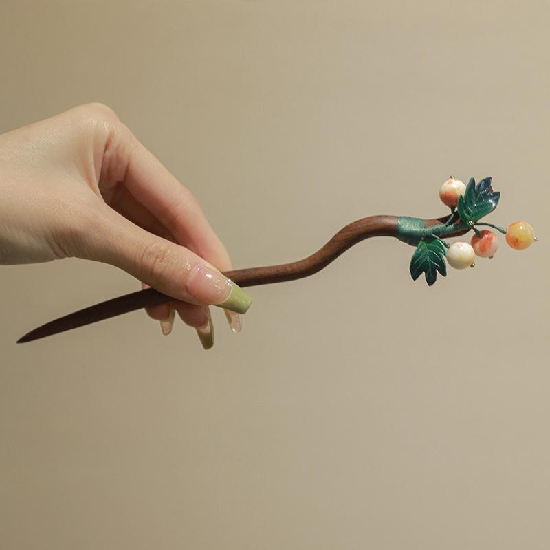・カテゴリ: ヘアアクセサリー・素材: 木・スタイル: 古風・カラー展開: 果子発簪3,果子発簪4,书法蝴蝶発簪,不辞青山书法平安扣発簪,素心追月书法平安扣発簪,吞金獣吊坠,白緑玉蘭,青色玉蘭花,パール玉蘭,鬱金香木簪,桜粉流蘇発簪,粉杏海棠花発簪,白色鈴蘭流蘇木簪,栀子花流蘇款,茉莉栀子花発簪,紫藤花流蘇発簪,棕玲花,糖三珠,窓辺竹,人間月,寒煙翠,碧雲天,雲水棠,戯蝶舞,巻珠簾,黒木簪