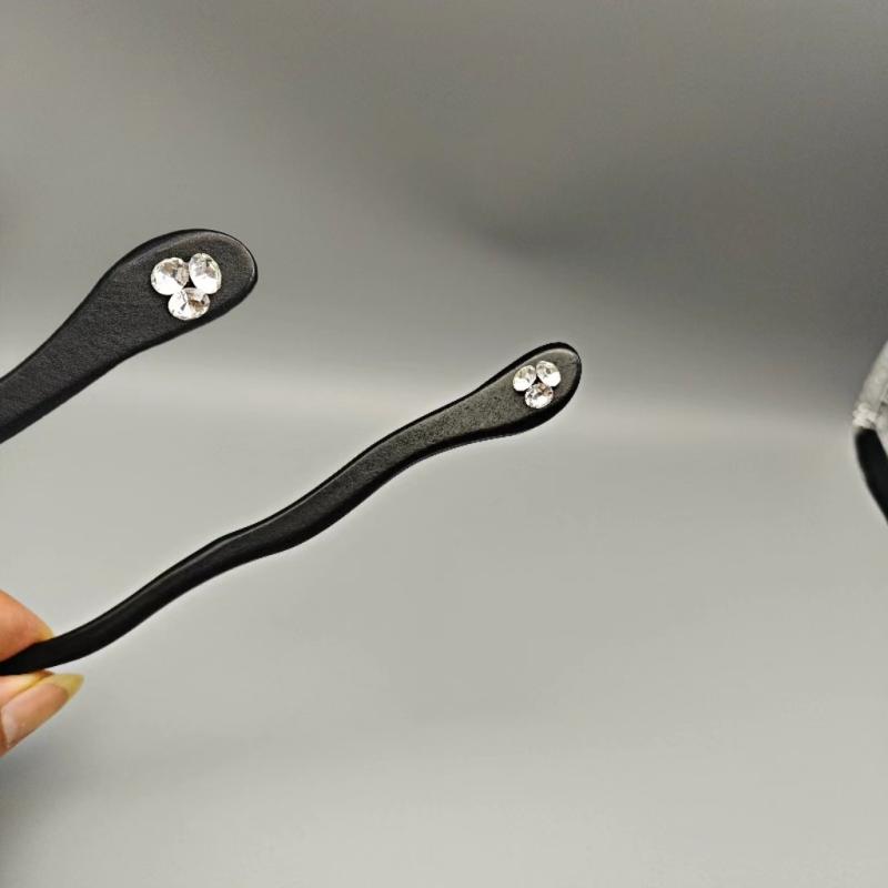 Rakuten - かんざし レディース 木製 髪飾り ヘアスティック 和風 レトロ調 モダン シンプル タッセル 揺れる デザイン まとめ髪 ヘアアレンジ 着物 浴衣 チャイナドレス 和装小物