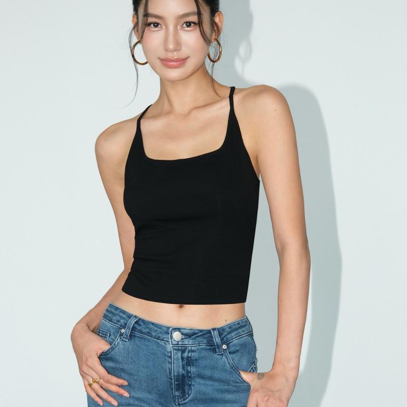 ・カテゴリ: タンクトップ・対象: 女性・柄: 無地・主な素材: ナイロン78%、スパンデックス22%・カラー展開: ライトピンク、オフホワイト、ライトグリーン、ブラック、アンゴラレッド、アイランドブルー、ラベンダー、ブルーパープル、ピンク×カーキ、ブルー×ホワイト、ホワイト×イエロー、ブラック×ホワイト・サイズ展開: S、M、L、XL・袖丈: ノースリーブ・着用方法: プルオーバー・丈: ウエスト丈・シルエット: タイト・機能: 高い伸縮性