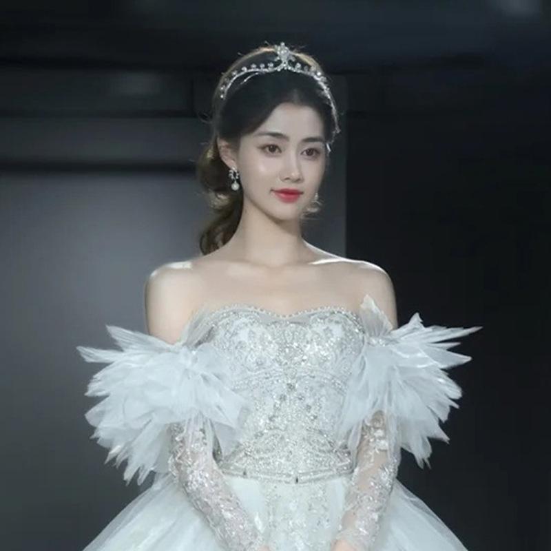 ヘッドドレス レディース ティアラ 高級感 立体感 ラインストーン 合金 王冠 結婚式 ブライダル 発表会 撮影用 舞台衣装 ヨーロッパ風