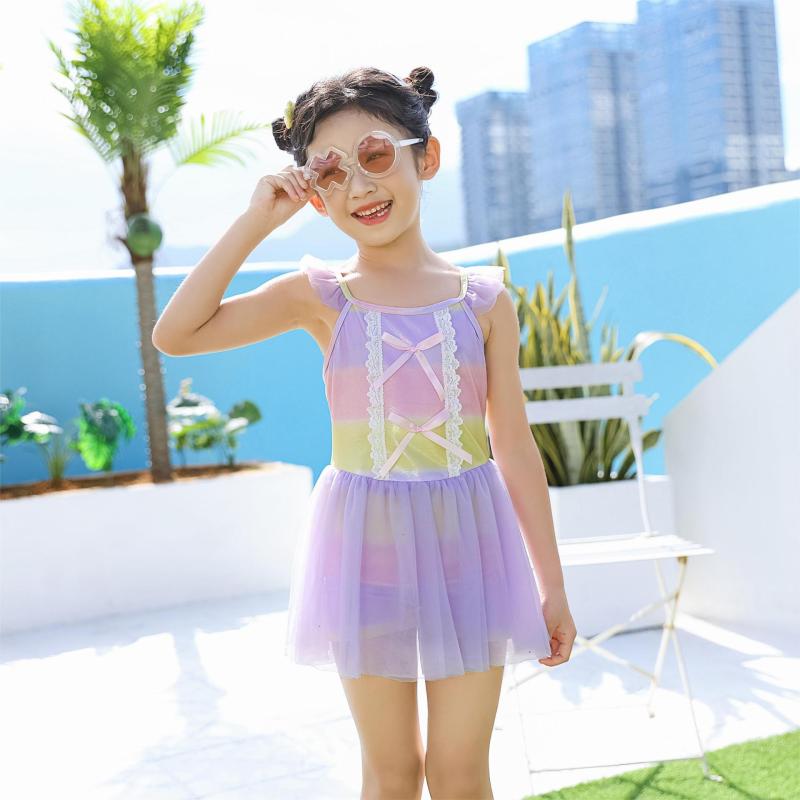 ・カテゴリ: 三角パンツ・対象年齢: 2-8歳・対象性別: 女の子・柄: 無地、高弾性、さわやか・生地素材: ポリエステル・生地成分比率: 88%・重量: 75g・裏地素材: ポリエステル・裏地成分比率: 88%・対応シーン: 水泳、ウォータースポーツ・カラー展開: ピンク、パープル、ライトブルー・サイズ展開: 120、130