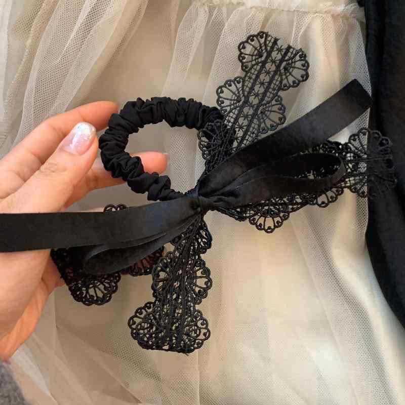 ・カテゴリ: ヘアゴム・主な素材: 布・柄: 蝶結び・デザイン: レースリボン蝶結び