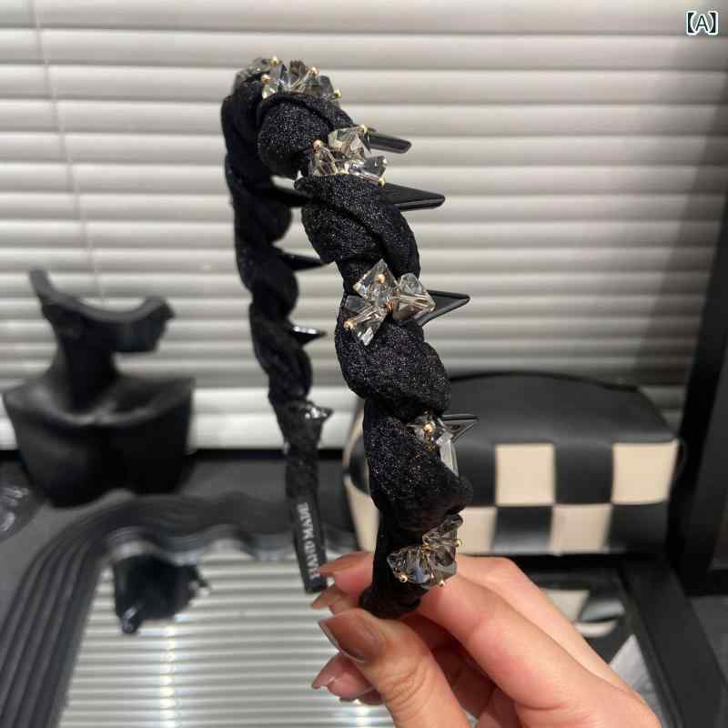 ・カテゴリ: ヘッドアクセサリー・スタイル: ファッションOL・主な素材: 人造水晶・カラー展開: ブラック、ミスティブルー、パープル、アプリコット・対象: 女性用・デザイン要素: 三角形、ジオメトリック・加工方法: 手作り