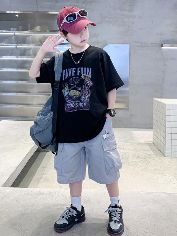 ・カテゴリ: 子供服セット・性別: 男性・スタイル: 個性・セットタイプ: パンツスーツ・セット内容: 2点セット・対象年齢: 中大童 (8歳以上, 140cm以上)・袖丈: 半袖・パンツ丈: 長ズボン・生地加工: 柔軟加工・厚さ: 普通・柄: 無地・主な素材: 綿73%・開閉方式: プルオーバー・カラー展開: ホワイト、ブラック、ホワイト+パンツセット、ブラック+パンツセット・対応身長: 130cm, 140cm, 150cm, 160cm, 170cm
