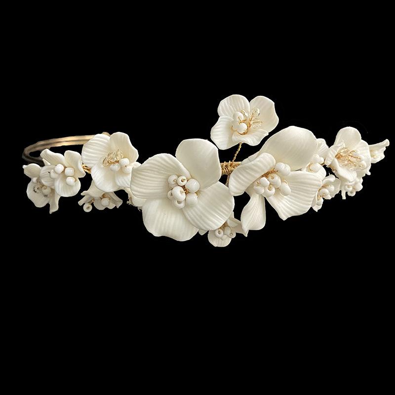 ティアラ レディース ヘッドドレス ウェディング 髪飾り フラワー ハンドメイド 陶器風 きれいめ 結婚式 ブライダル ホワイト ゴールド シルバー パーティー