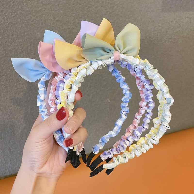 ・カテゴリ: ヘアアクセサリー・スタイル: 可愛い・デザイン要素: 網目、ブロック、ハート・カラー展開: ピンク、黄色、青、緑、紫・対象: 子供