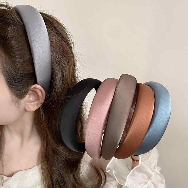 ・カテゴリ: ヘアアクセサリー・スタイル: ファッション通勤・主な素材: 布地・デザイン: リング、ジオメトリック・カラー展開: ピンク、ブラック、オレンジ、シルバー・対象: 女性