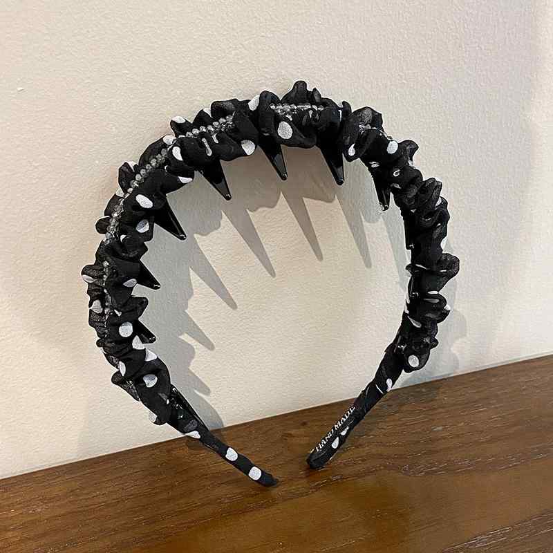 乐天商城 - カチューシャ レディース ヘアバンド ヘアアクセサリー 水飾 キラキラ レトロ 高級感 エレガント きれいめ 軽量 大人 上品 痛くない 髪飾り 華やか 細め 黒 白