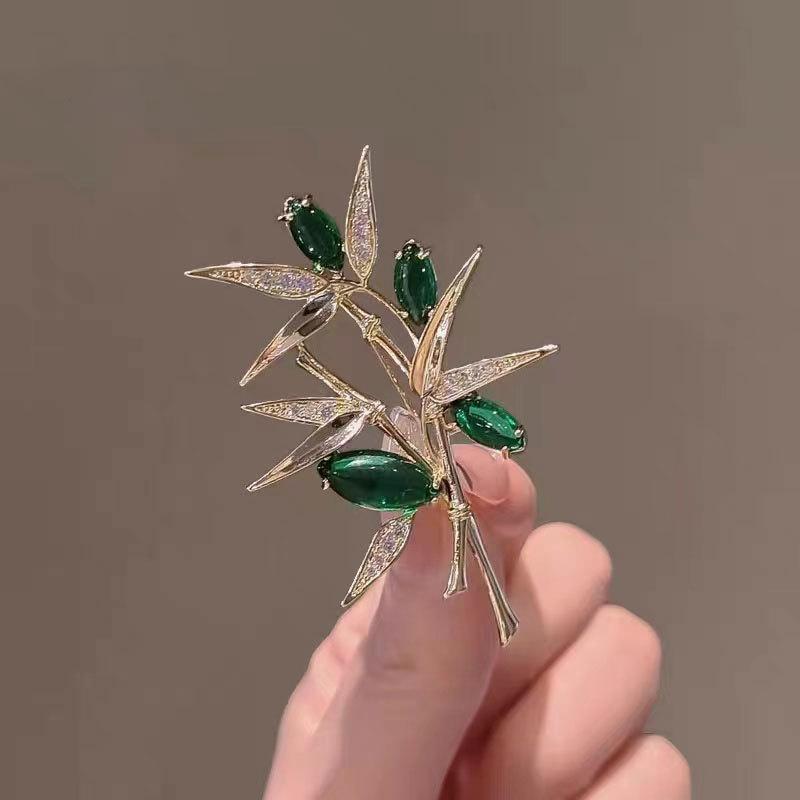 ・カテゴリ: ブローチ・スタイル: 韓国風・スタイル分類: 清新甘美・主な素材: 合金・モチーフ: 花・加工: 装飾石埋め込み・対象: 女性・流行要素: 植物花卉