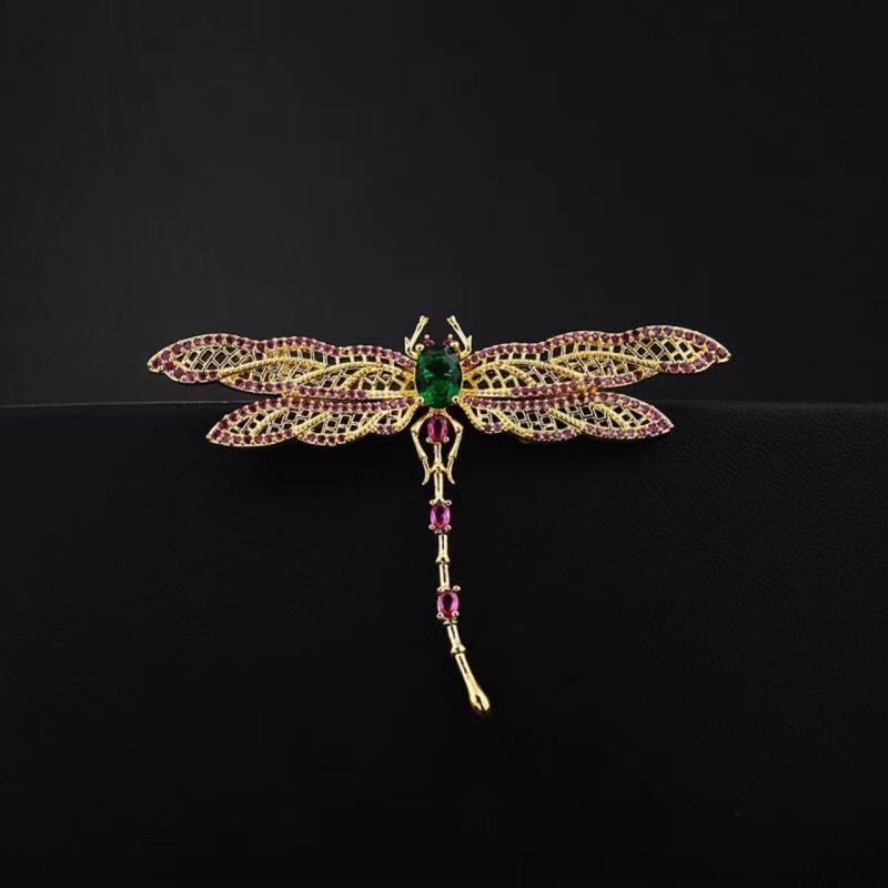 ブローチ レディース トンボ トンボ レトロ チャイナドレス コサージュ ゴールド 電気メッキ加工 おしゃれ ファッション 飾り アクセサ..