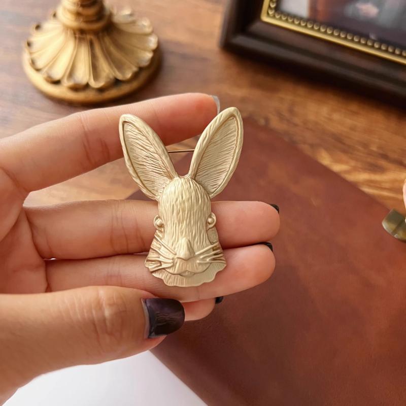 ・種類: ブローチ・主な素材: 亜鉛合金・スタイル: かわいい・モチーフ: うさぎ・仕上げ: メッキ・カラー展開: ゴールド、シルバー・機能: 装飾・対象: 男女