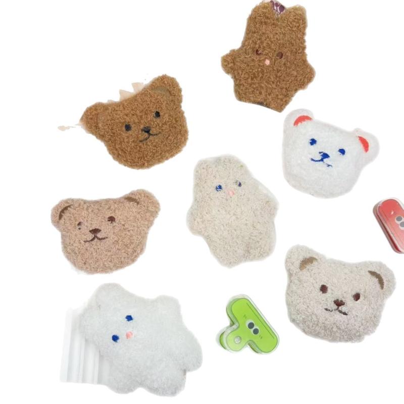 ブローチ 男女兼用 かわいい ぬいぐるみ クマ ウサギ 刺繍 マスコット ピン バッジ アクセサリー