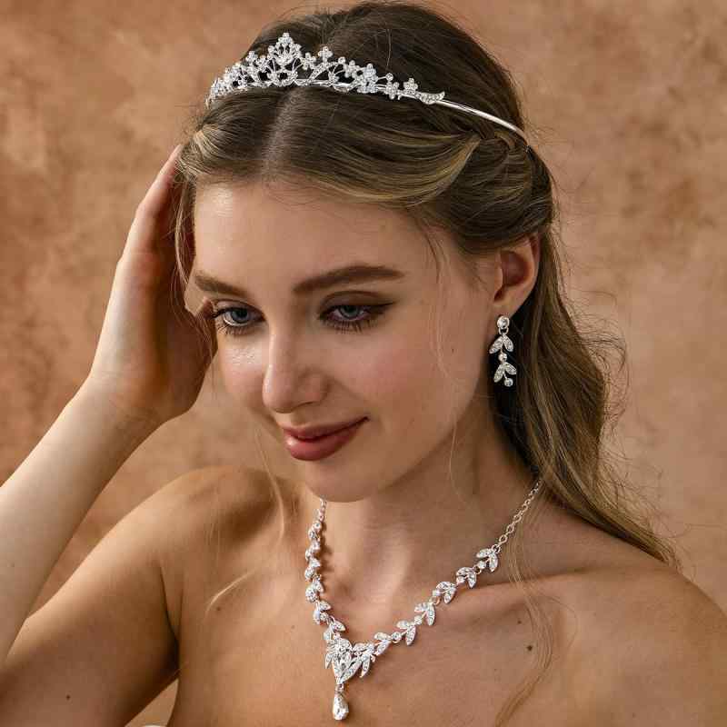 カチューシャ キッズ ティアラ 子供用 クラウン ヘッドドレス ラインストーン キラキラ 合金 ヘアアクセサリー 髪飾り 女の子 プリンセス 発表会 結婚式 誕生日 パーティー フォーマル かわいい 電気メッキ加工