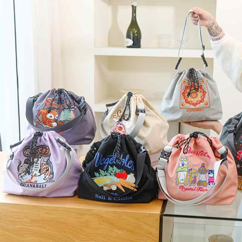 トートバッグ レディース 肩掛け 大容量 撥水 ナイロン 軽量 A4 通勤 通学 刺繍 猫...