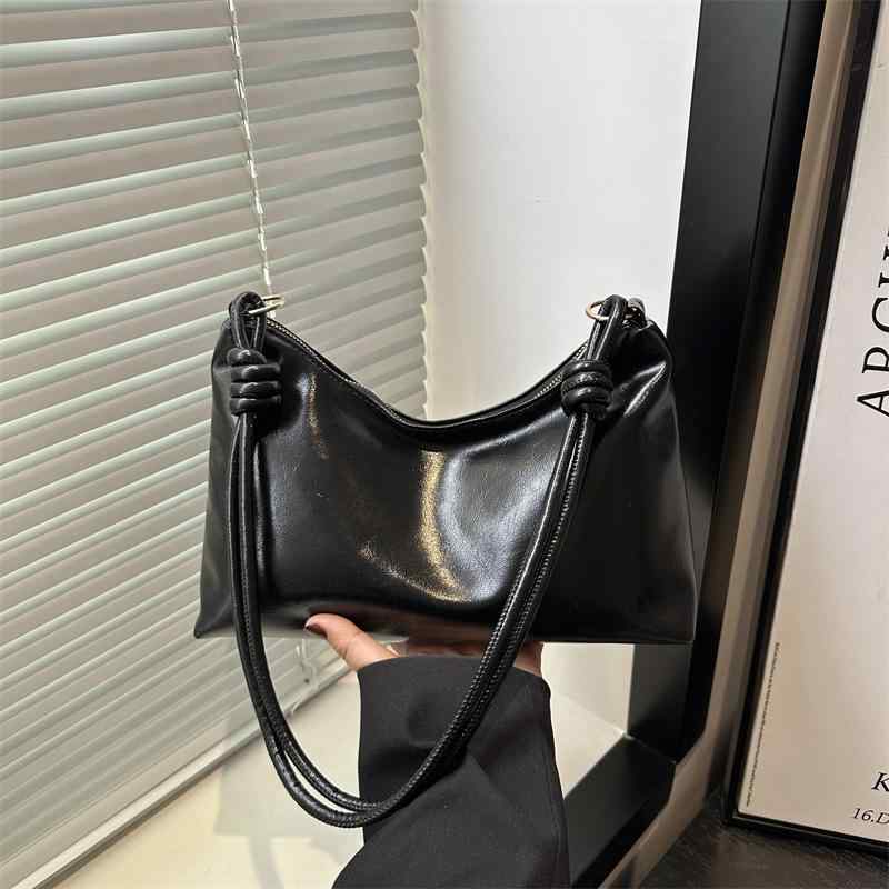 ・カラー展開: ブラック、ホワイト、ブラウン、ピンク、グリーン・スタイル: アーバンシンプル・主な素材: PU・タイプ: トートバッグ・サイズ: 大・装飾: ステッチ・裏地: ポリエステル・形状: 水桶型・開閉方式: ジッパー・内部構造: スマホポケット・硬さ: ソフト・外部ポケット: 内側ポケット・肩紐: 2本・使用シーン: 日常