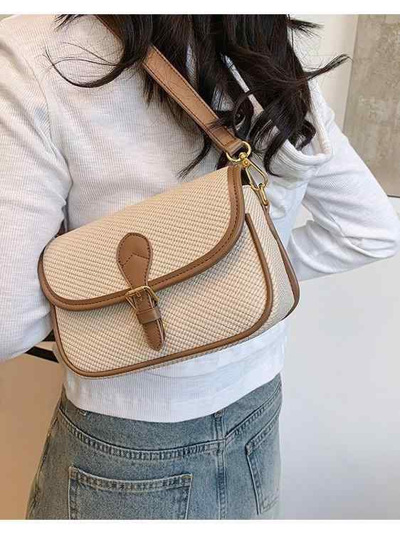 ・カラー展開: ピンク、ブルー、ブラウン、ブラック・スタイル: 欧米風レトロ・主な素材: PU・バッグタイプ: 小方包・バッグサイズ: 中型・装飾: ステッチ・裏地: ナイロン・形状: シュウマイ型・開閉方式: 蓋・内部構造: スマホ袋・硬さ: ソフト・外ポケット: 立体袋・ストラップ本数: 1本・サイズ: 22*8*14