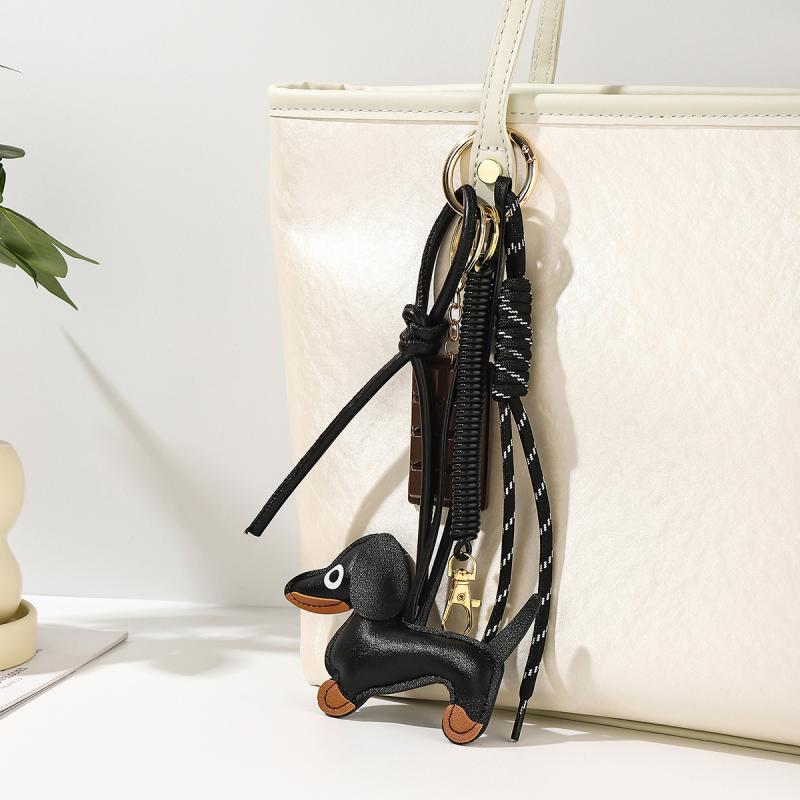 キーホルダー レディース レザー ダックスフンド 手編み チャーム バッグチャーム アクセサリー かわいい 個性的