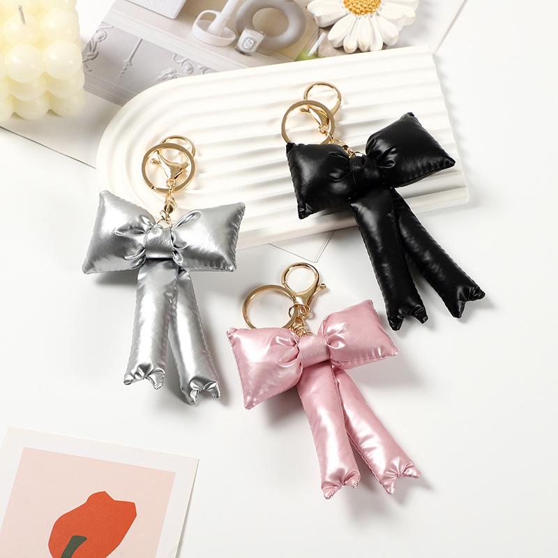 キーホルダー レディース リボン PUレザー かわいい 軽量 高級感 バッグチャーム アクセサリー 韓国風 おしゃれ
