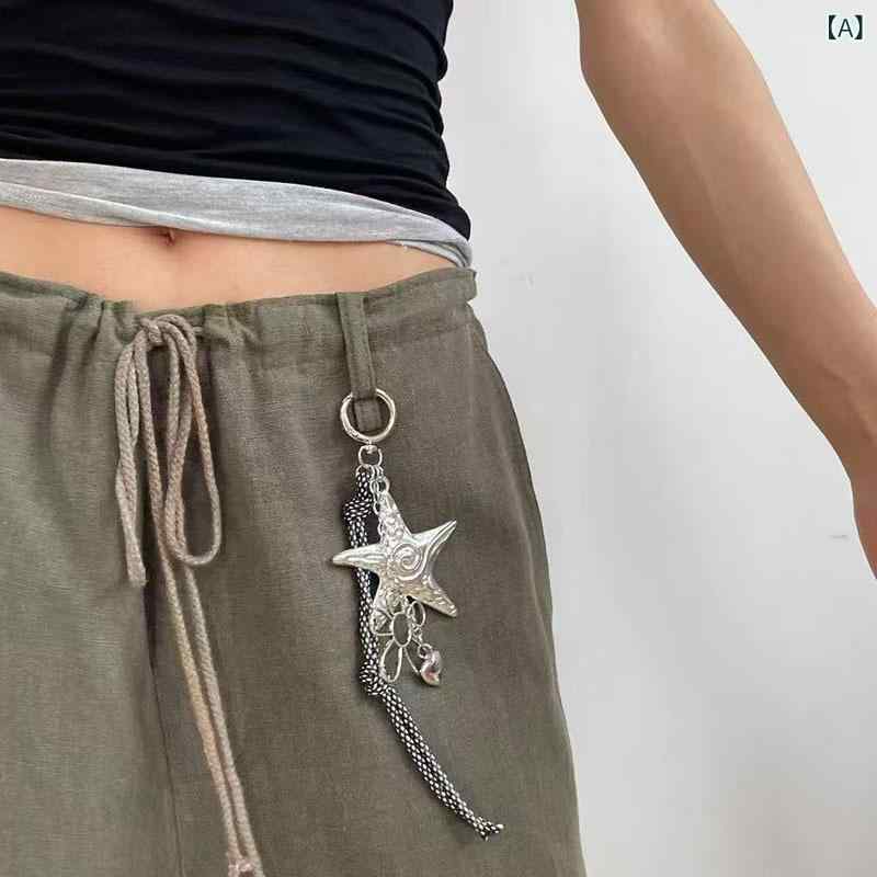 キーホルダー レディース バッグチャーム コサージュ 星 花 タッセル 韓国風 個性的 おしゃれ アクセサリー 小物 電気メッキ加工 軽量