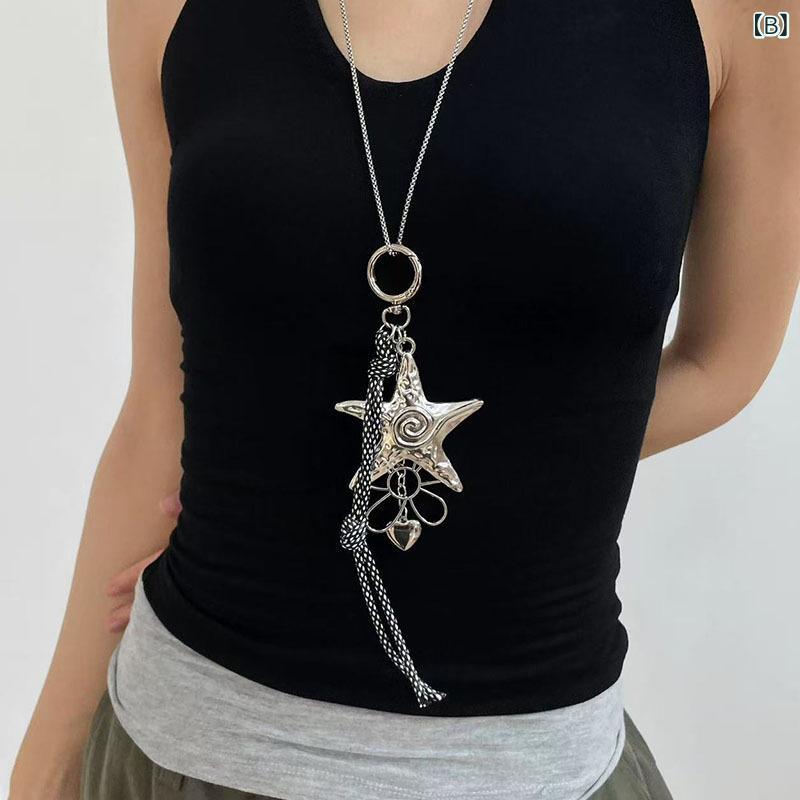 bloomelierのキーホルダー レディース バッグチャーム コサージュ 星 花 タッセル 韓国風 個性的 おしゃれ アクセサリー 小物 電気メッキ加工 軽量｜アングル2