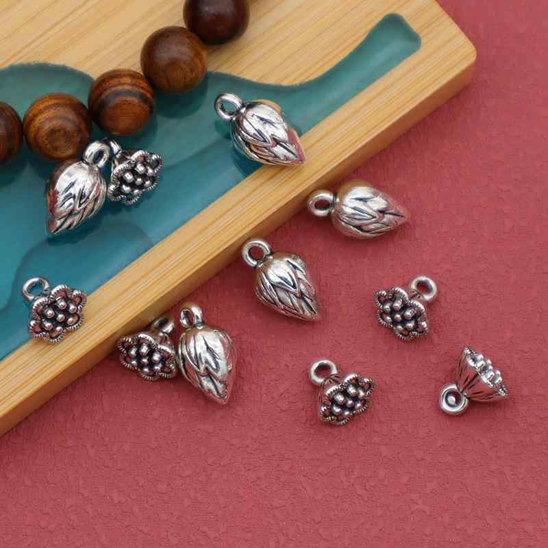 チャーム レディース 蓮の花 アクセサリーパーツ 蓮蓬 手芸 ハンドメイド 素材 レトロ風 シルバーメッキ ペンダントトップ 菩提 り DIY キーホルダー 装飾