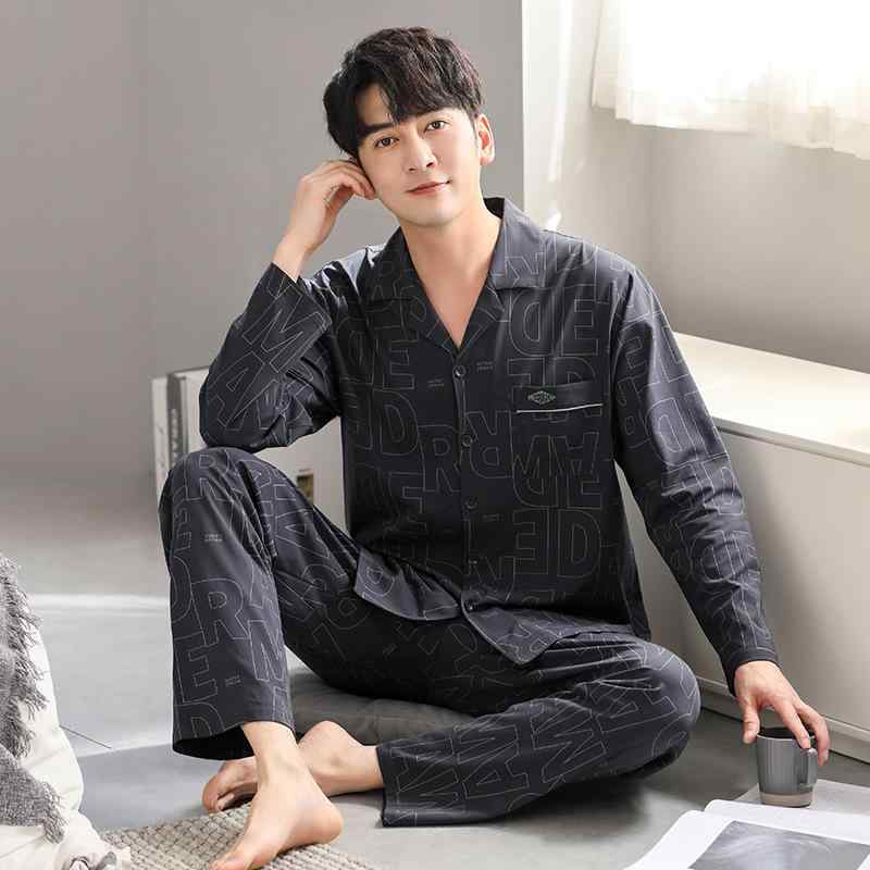 ・カテゴリ: パジャマ・種類: カーディガン・主な素材: コットン95%以上・生地厚さ: 約181-200g/平方メートル・ネックライン: 襟付き・袖丈: 長袖・パンツ丈: ロング・機能: 伸縮性、通気性、快適、リラックス、部屋着、外出可能・対象: 青年男性・着用シーン: 部屋着・サイズ展開: M, L, XL, XXL, 3XL・スタイル: シンプルカジュアル