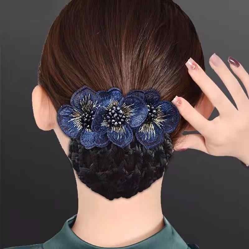 ・カテゴリ: ヘアアクセサリー・スタイル: エスニック風・対象: 女性・製法: ハンドメイド・カラー展開: ネイビー（粗いネット）、ロイヤルブルー（粗いネット）、ローズピンク（粗いネット）、ピンク（粗いネット）、パープル（粗いネット）、ネイビー（細かいネット）、ロイヤルブルー（細かいネット）、ローズピンク（細かいネット）、ピンク（細かいネット）、パープル（細かいネット）、ブラック（粗いネット）・デザイン特徴: 刺繍