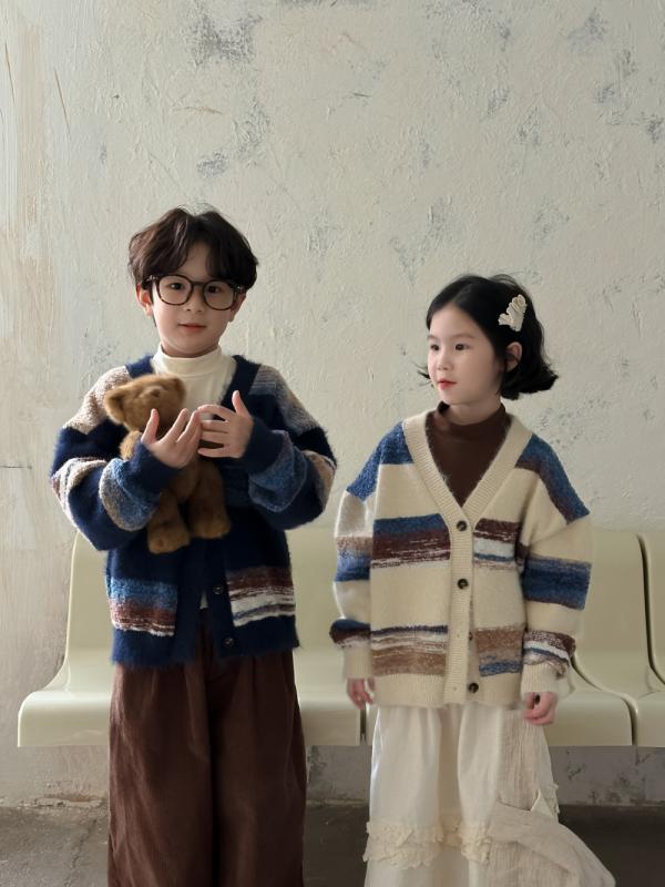 カーディガン キッズ 男女兼用 グラデーション ストライプ 長袖 ニット Vネック アウター 羽織り 子供服 カジュアル ゆったり 秋