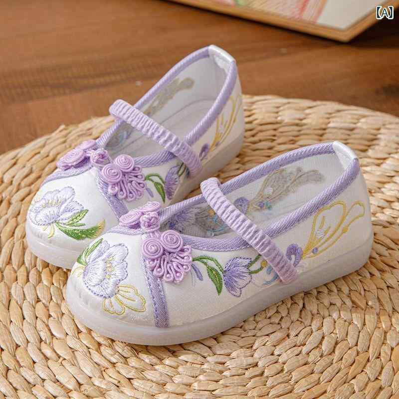 bloomelierの子供靴 女の子 刺繍シューズ 漢服 チャイナ風 老北京布鞋 フラットシューズ 歩きやすい 柔らかい ソール レトロ キッズ ベビー 発表会 発表会用 ステージ衣装 民族風｜アングル2