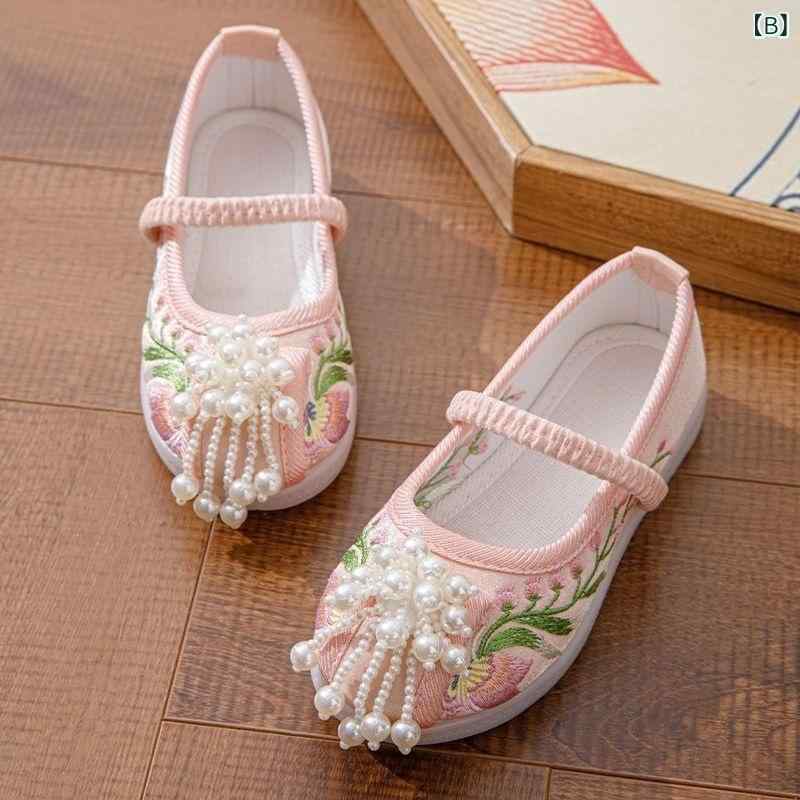 bloomelierの子供靴 女の子 刺繍シューズ 漢服 チャイナ風 老北京布鞋 フラットシューズ 歩きやすい 柔らかい ソール レトロ キッズ ベビー 発表会 発表会用 ステージ衣装 民族風｜アングル3