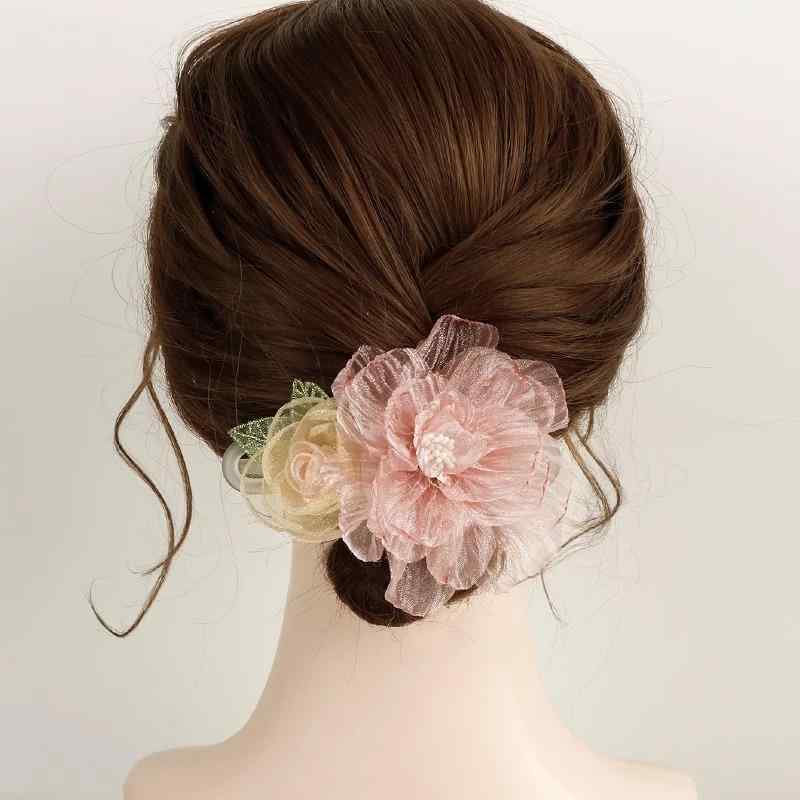 ・カテゴリ: ヘアアクセサリー・形状: 一字型・種類: ダックビルクリップ・スタイル: リゾート風、清新スイート・柄: 山茶花・主な素材: 布・カラー展開: ピンクコンビ、ベージュコンビ・サイズ展開: 11.5横・性別: 女性・加工: ハンドメイド