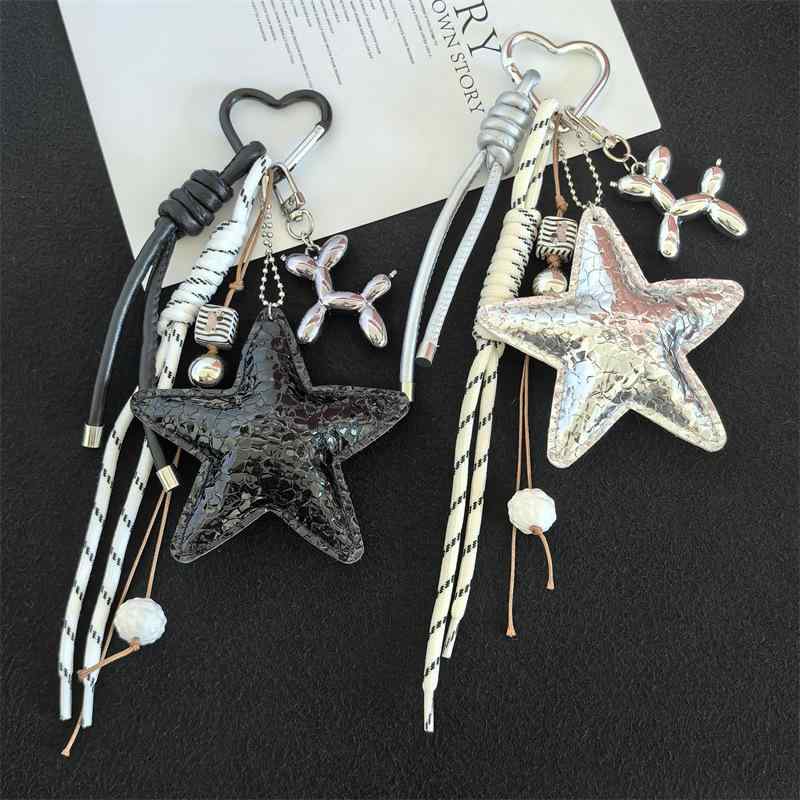 キーホルダー レディース 星型 スター モチーフ バッグチャーム 高級感 おしゃれ かわいい メタリック キーリング アクセサリー 小物