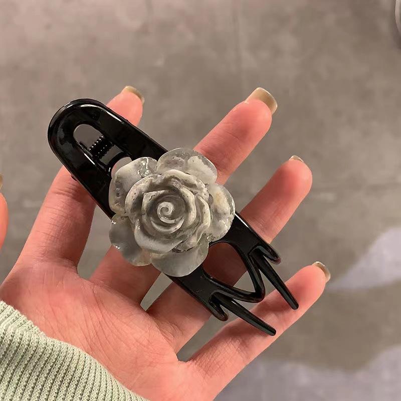 バンスクリップ レディース ヘアクリップ ヘアアクセサリー 髪留め 髪飾り ハーフアップ まとめ髪 山茶花 フェイクパール フラワー 花 モチーフ 上品 エレガント 大人かわいい おしゃれ 韓国風 オフィス カジュアル プレゼント