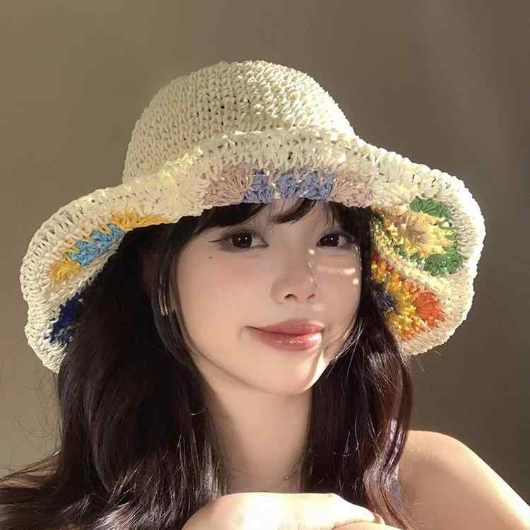 ・カテゴリ: 麦わら帽子・帽子の形状: ドーム型・つばの形状: 広つば・カラー展開: アイボリー、カーキ、ミルクホワイト、ライトピンク・サイズ展開: M（56-58cm）・機能: 防紫外線、通気、遮光・スタイル: キュート風、田園風、ナチュラル風、韓国風・素材: ペーパーストロー・スタイル分類: フレッシュ＆スウィート・加工技術: 手刺繍