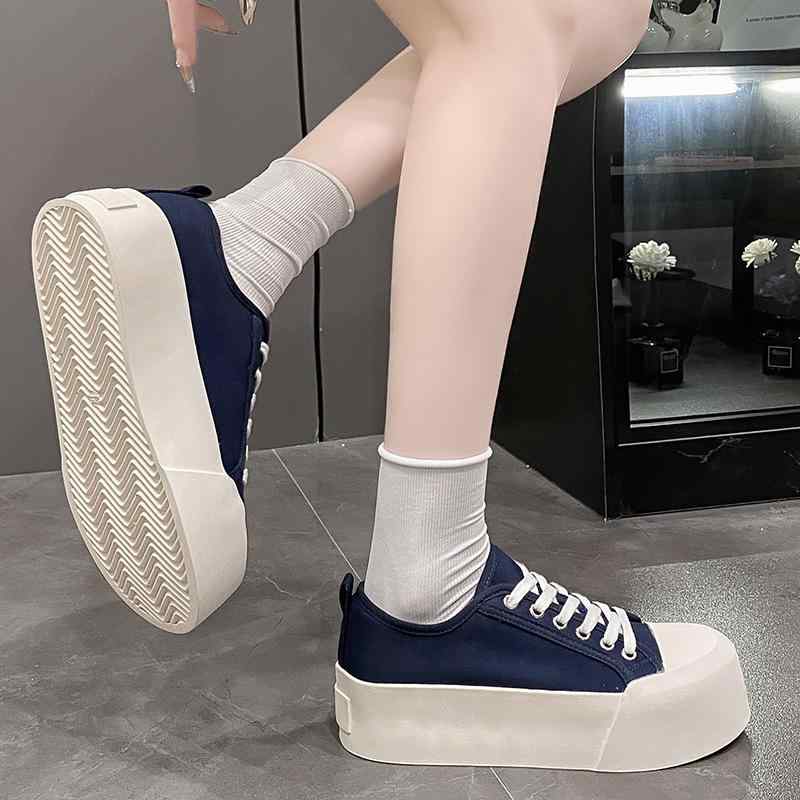 スニーカー レディース 厚底 厚底スニーカー ローカット キャンバス カジュアル かわいい 歩きやすい 履きやすい 痛くない 疲れにくい 美脚 脚長効果 丸トウ レースアップ 紐靴 無地 通学 通勤 普段履き 定番 白