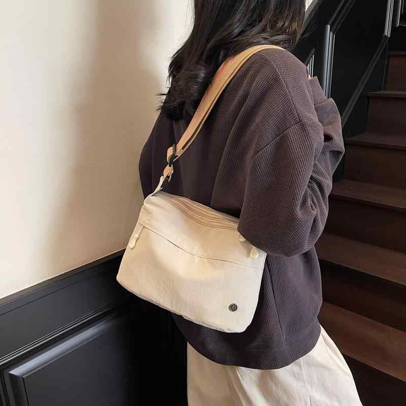 ショルダーバッグ レディース 斜めがけ 軽量 撥水 ナイロン 小さめ ミニバッグ カ...