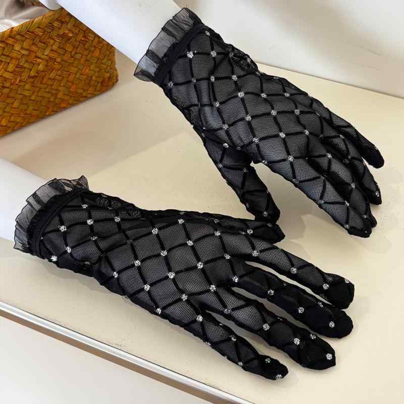 ・カテゴリ: 手袋・スタイル: 個性風潮、二次元、暗黒風・カラー展開: ブラック・サイズ展開: フリーサイズ・主な素材: ポリエステル、レース・柄: 菱形模様・デザイン: フルフィンガー（全指タイプ）・機能: 通気、防滑、遮光