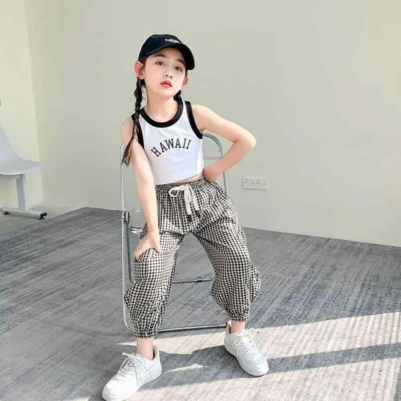 ・カテゴリ: 子ども用タンクトップ、キャミソール・性別: 女の子・スタイル: 韓国風・袖丈: ノースリーブ・対象年齢: 3〜8歳（対応身長100〜140cm）・柄: 英字・主な素材: ポリエステル・ネックライン: クルーネック・カラー展開: オレンジ、グリーン、ブラウン、ホワイト・サイズ展開: 90、100、110、120、130、140