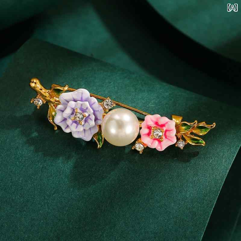 bloomelierのブローチ レディース ローズ 薔薇 2色 エナメル クリスタル パール フレンチ エレガント 気品 アクセサリー 上品 フォーマル カジュアル プレゼント ギフト｜アングル2