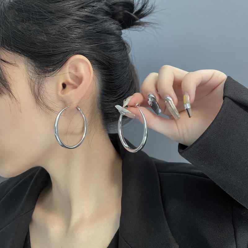 ピアス レディース フープピアス 金属アレルギー対応 電気メッキ加工 大ぶり 丸型 シンプル アクセサリー ゴールド シルバー 通学 通勤用 おしゃれ
